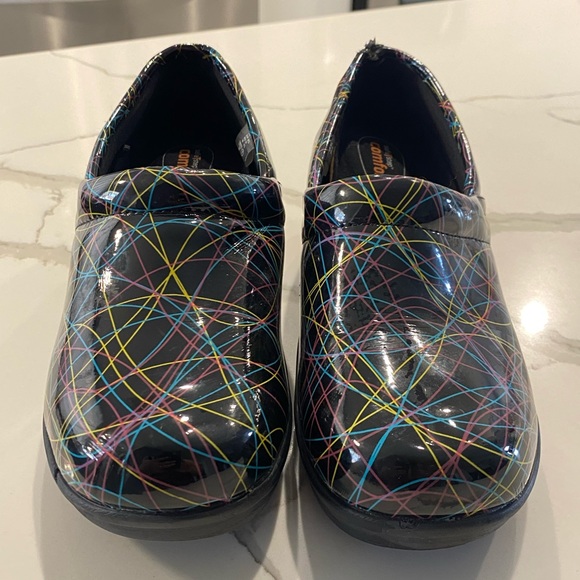 Safe Steps Colorful Patterned Clogs - Picture 1 of 3